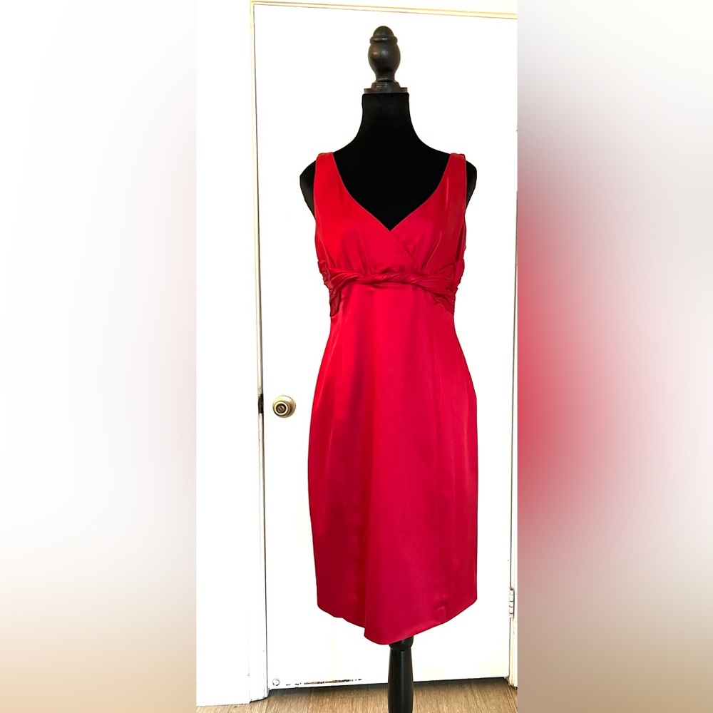 Jones New York Satin Red Dress. Size 12P. Knee Length.